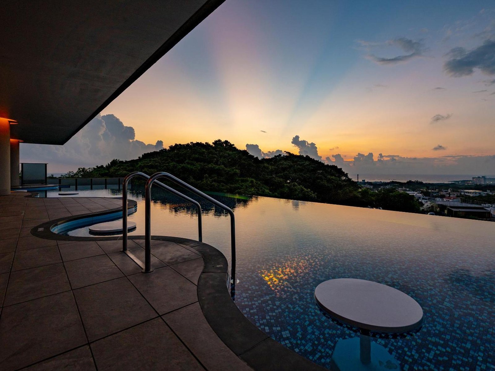 Glamday Style Hotel & Resort Okinawa Yomitan