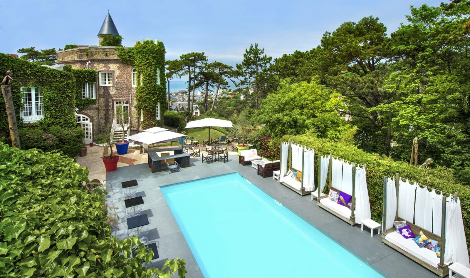 Le Donjon - Domaine Saint Clair, the pool