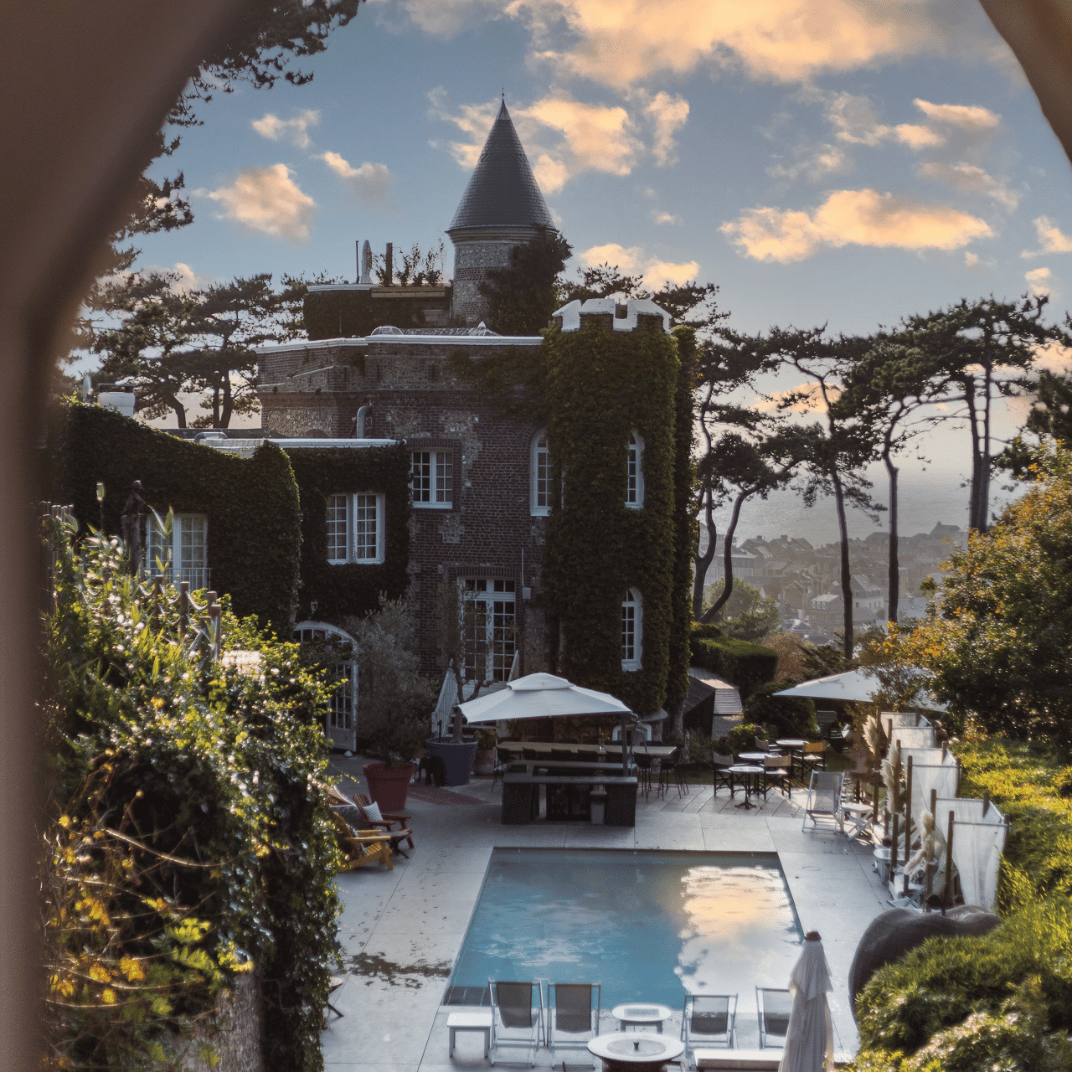 Le Donjon - Domaine Saint Clair, the pool