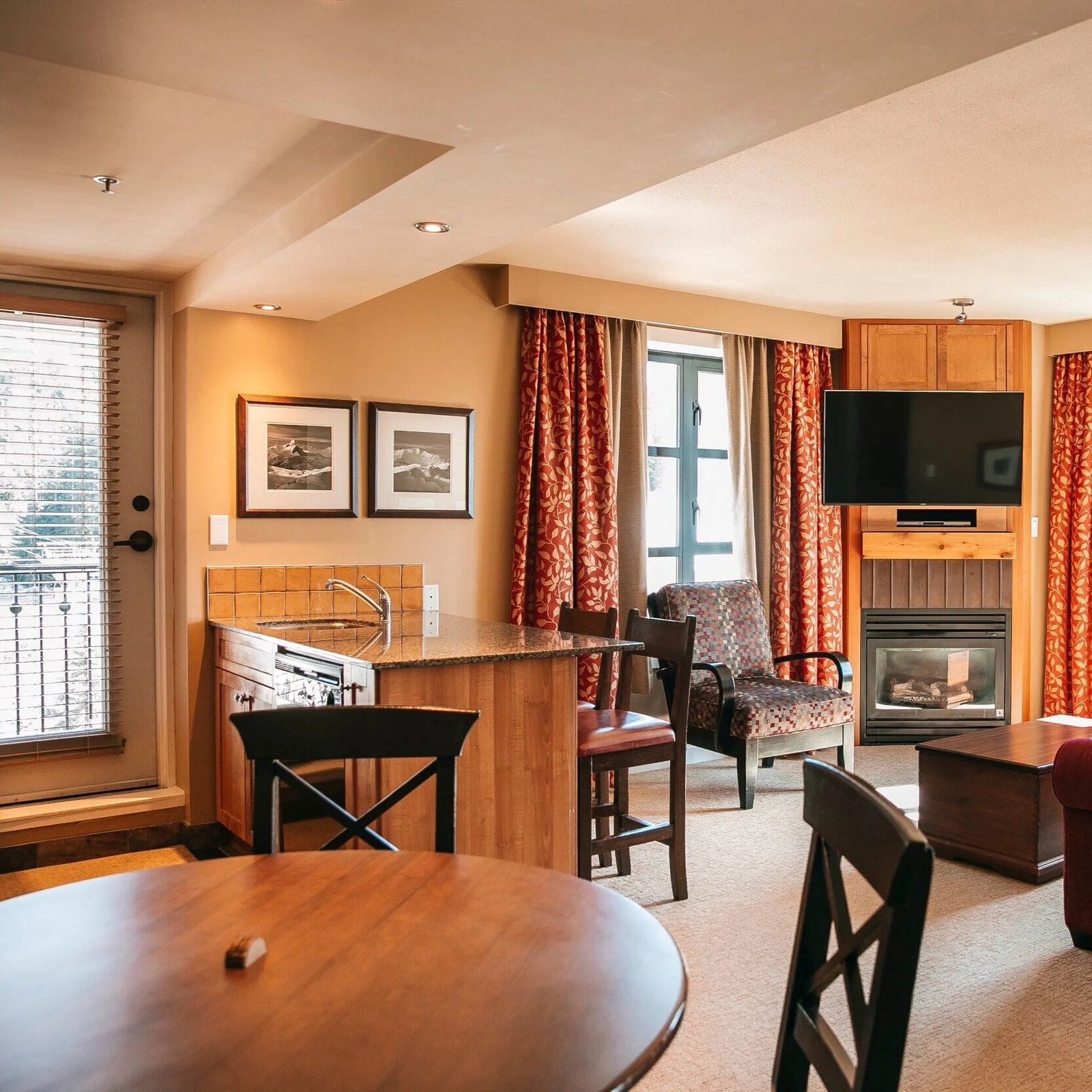 Sundial Hotel, rooms