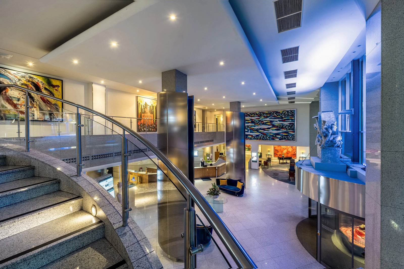 Maritim proArte Hotel — vibe