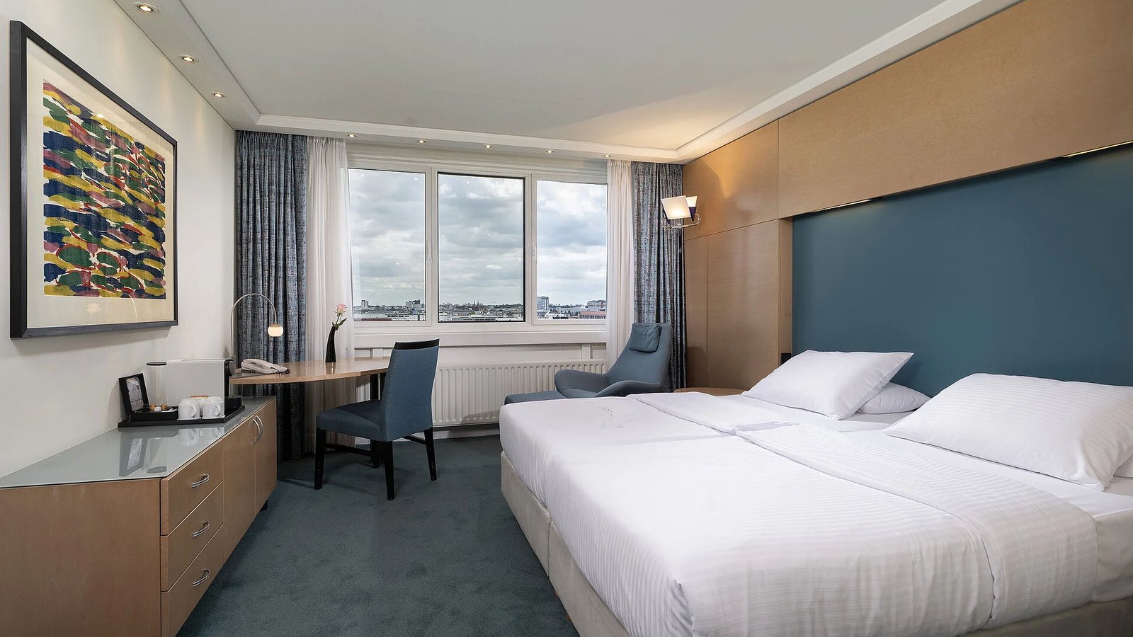 Maritim proArte Hotel — rooms