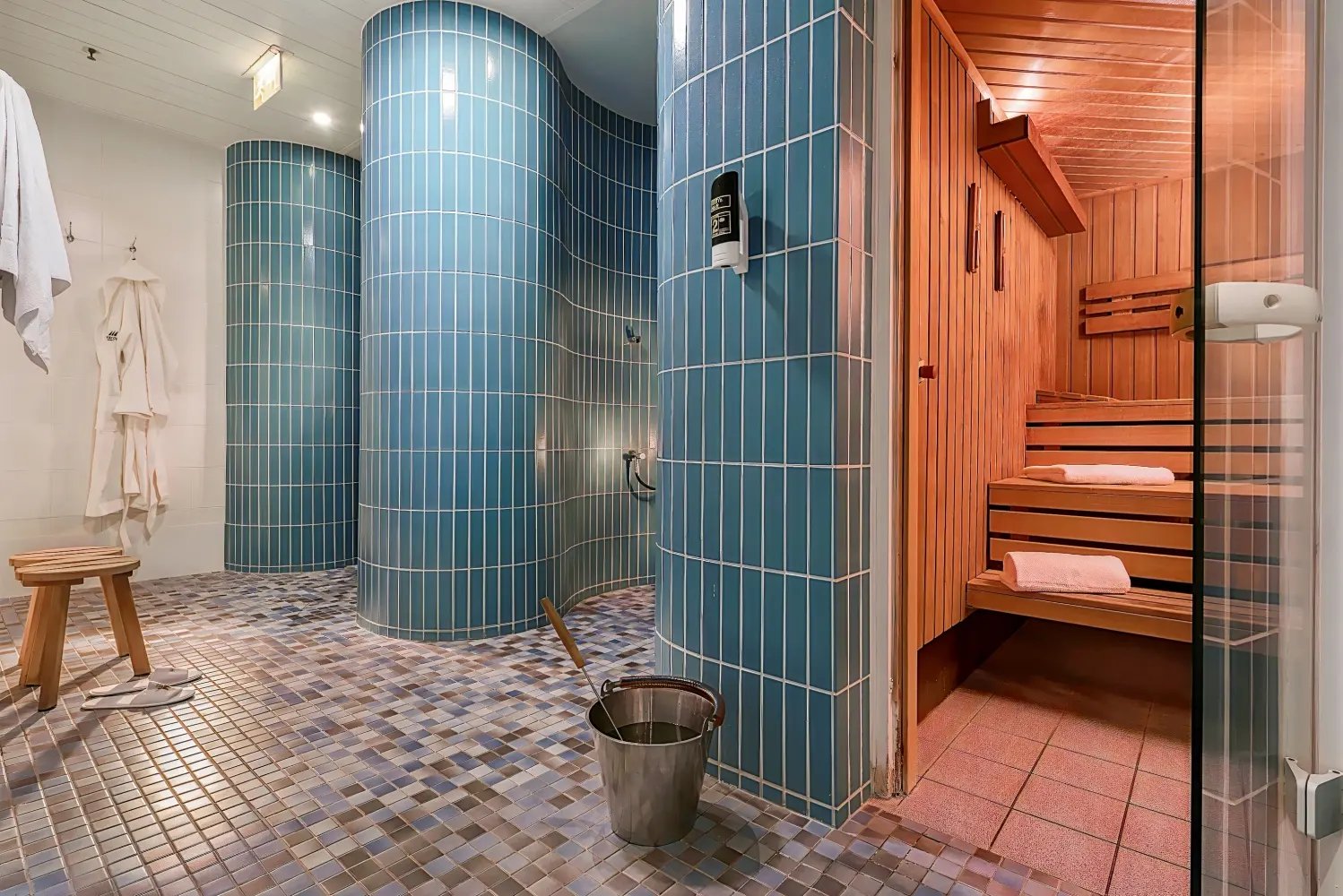 Maritim proArte Hotel — wellness