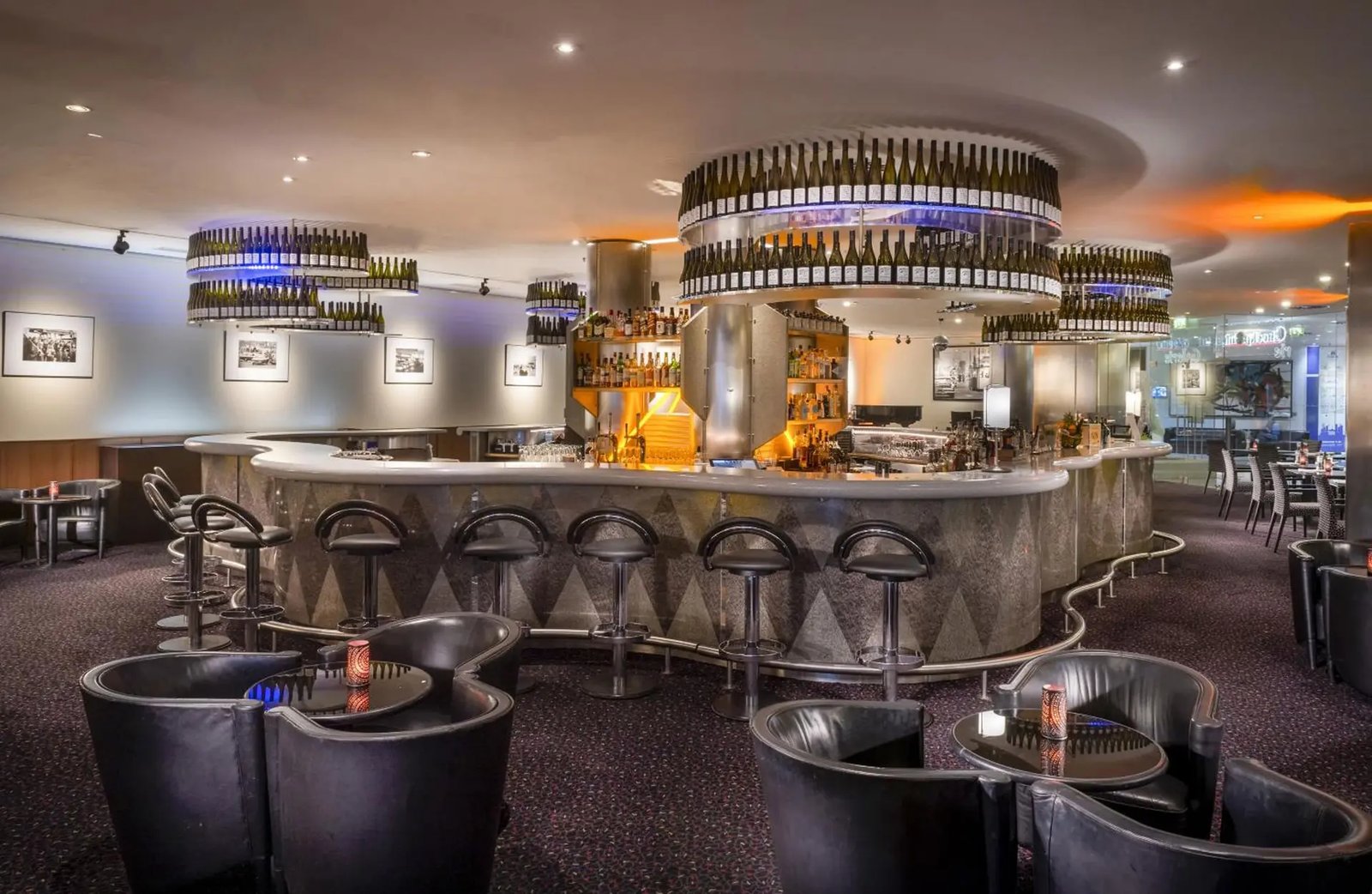 Maritim proArte Hotel, checkpoint restaurant & bar