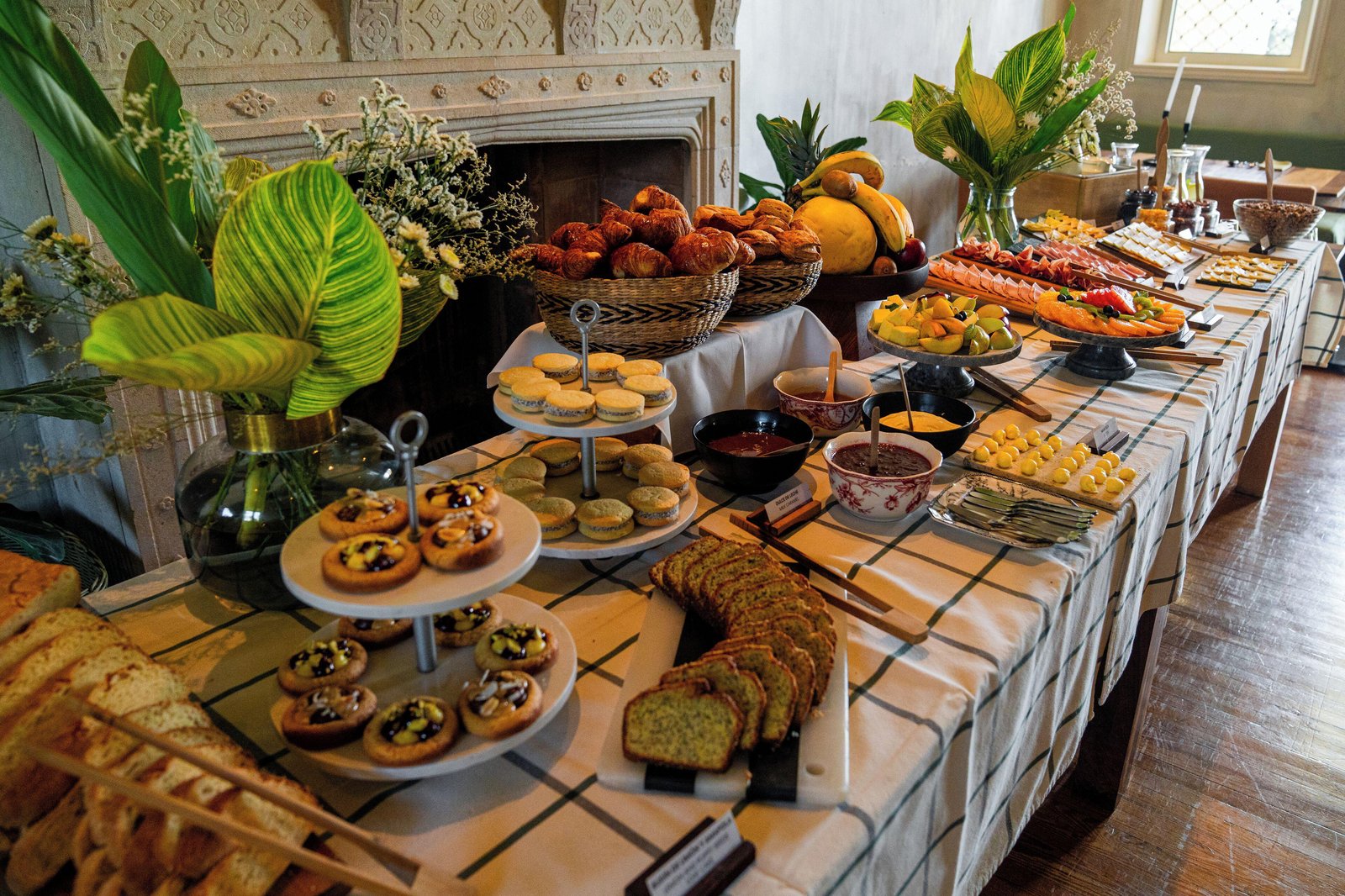 Estancia La Paz, at the table