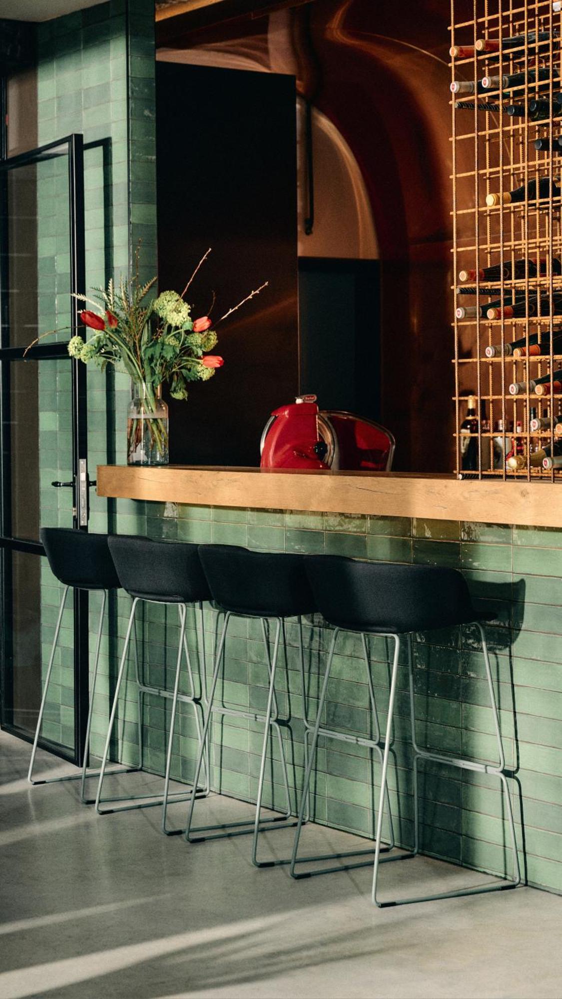 Cousins Boutique Hotel, at the table
