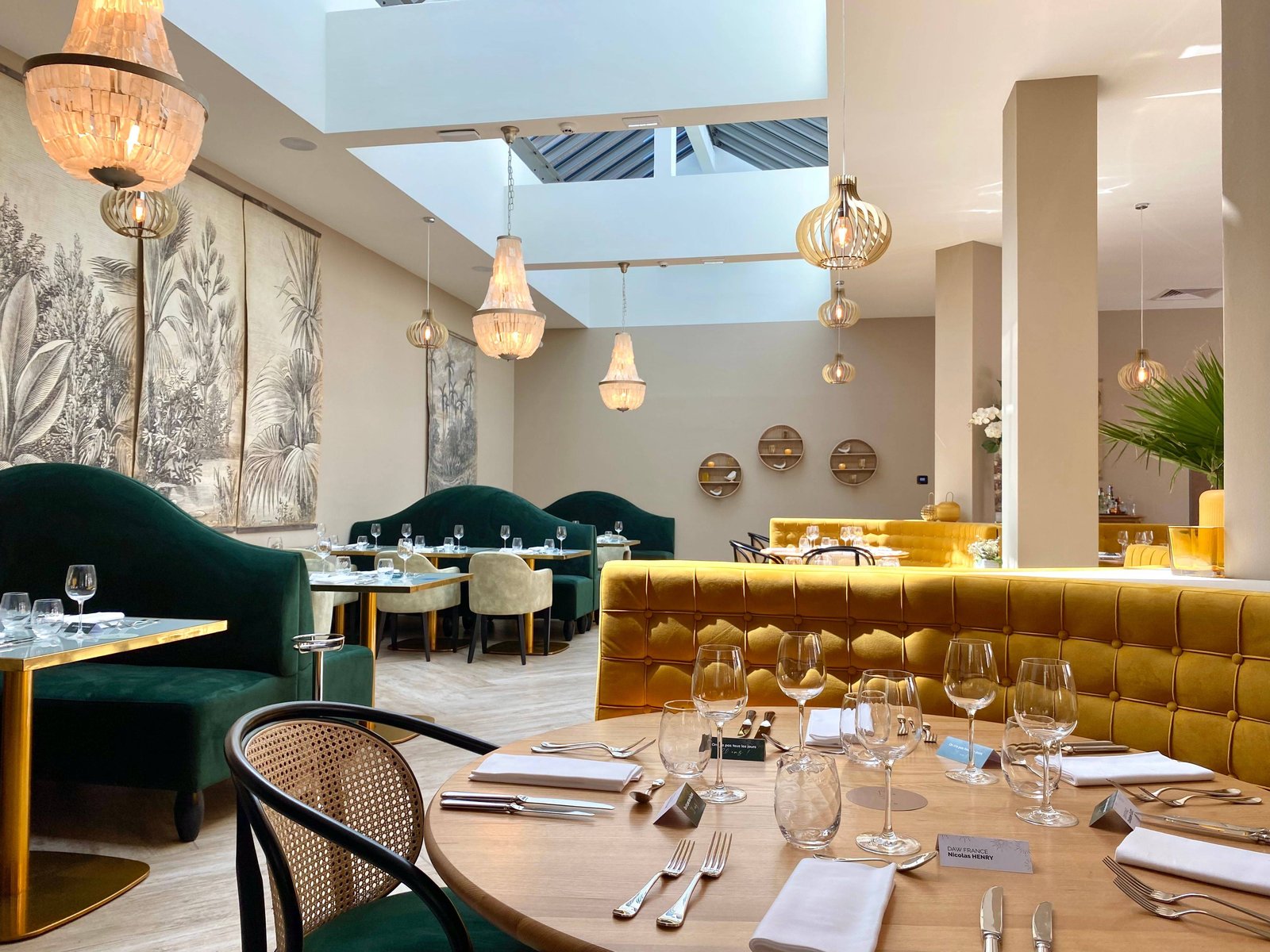 Hôtel Spa Marotte, at the table
