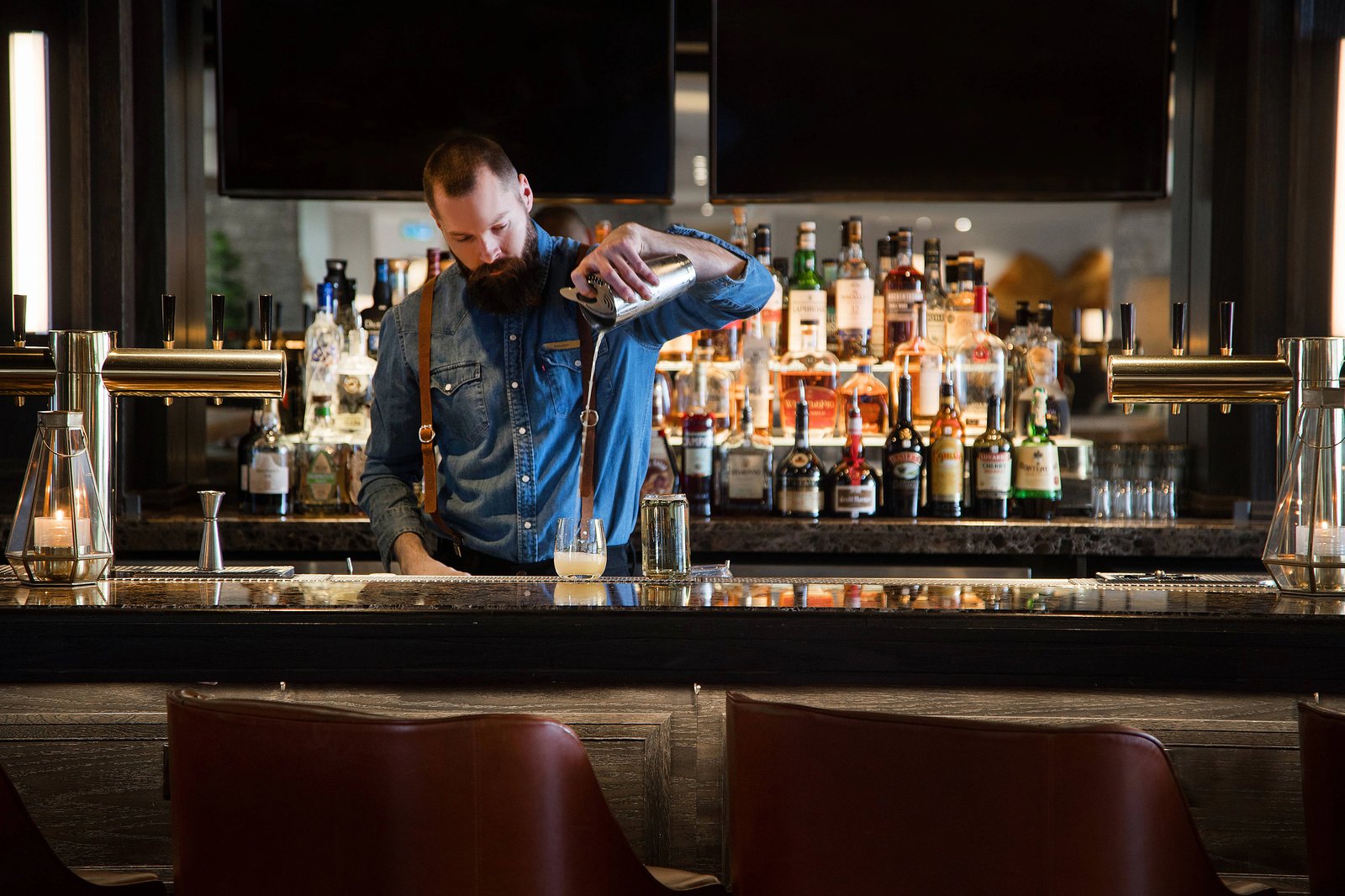 Kananaskis Mountain Lodge, Autograph Collection, blacktail bar