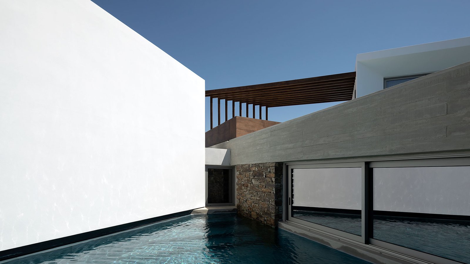 PNOĒS Tinos, the pool