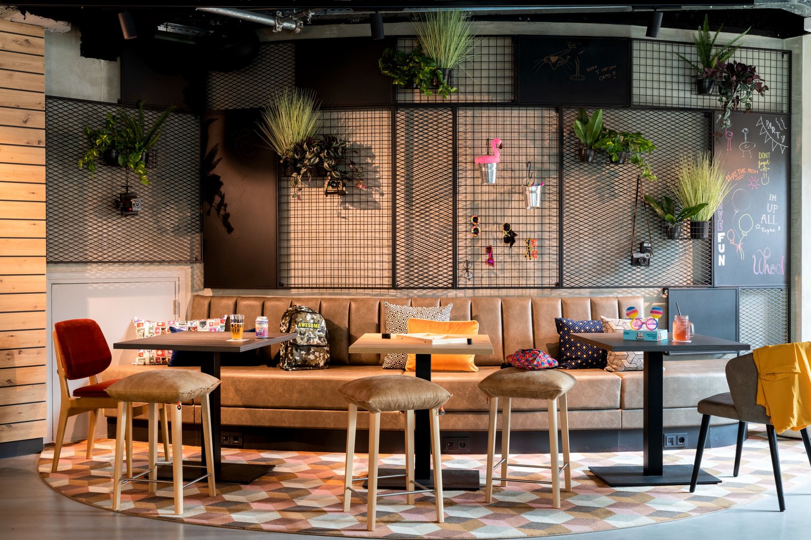 Moxy The Hague, at the table