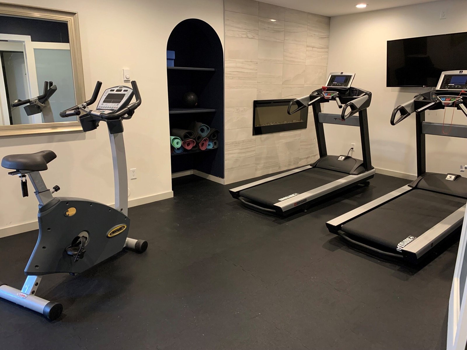 Villa Eyrie Resort, the gym