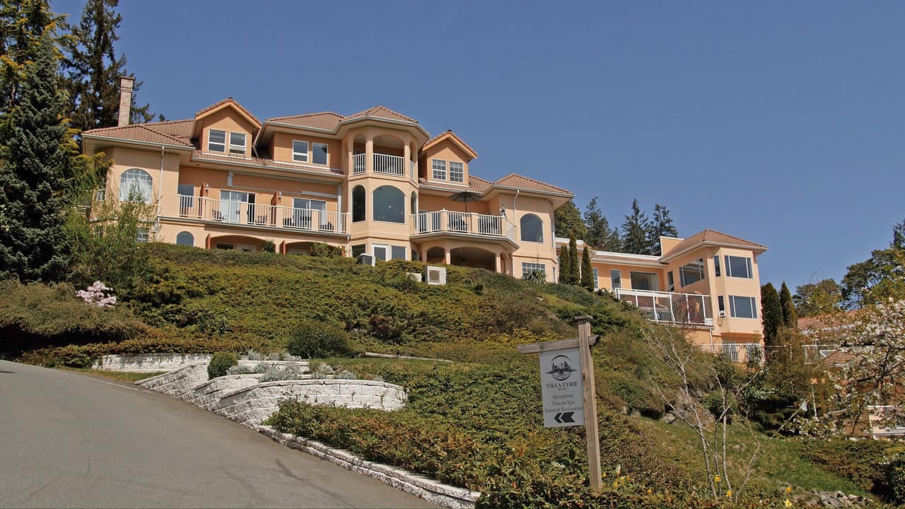 Villa Eyrie Resort, how it began