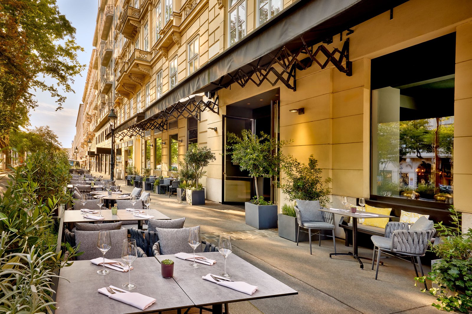 Le Méridien Vienna, restaurant you. terrace