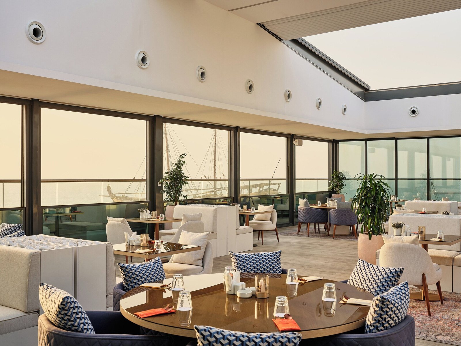 Arabella Beach Hotel Kuwait, Vignette Collection, at the table