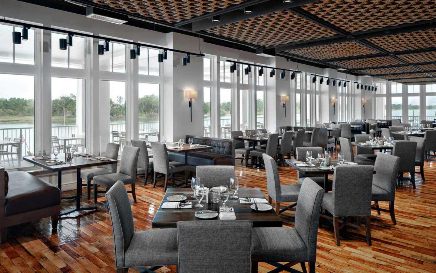 Beaufort Hotel, 34° north restaurant
