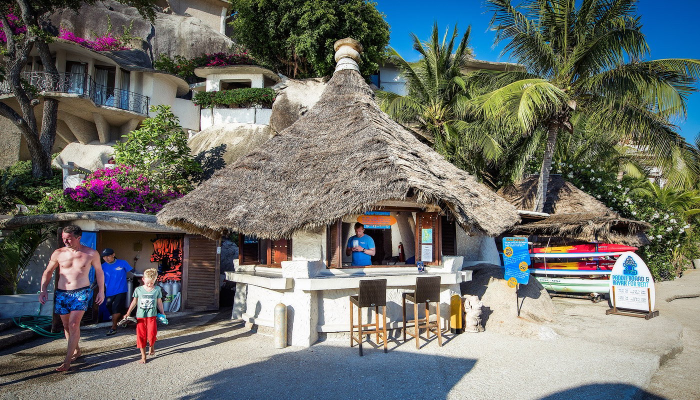 Jamahkiri Dive Resort & Spa, at the table