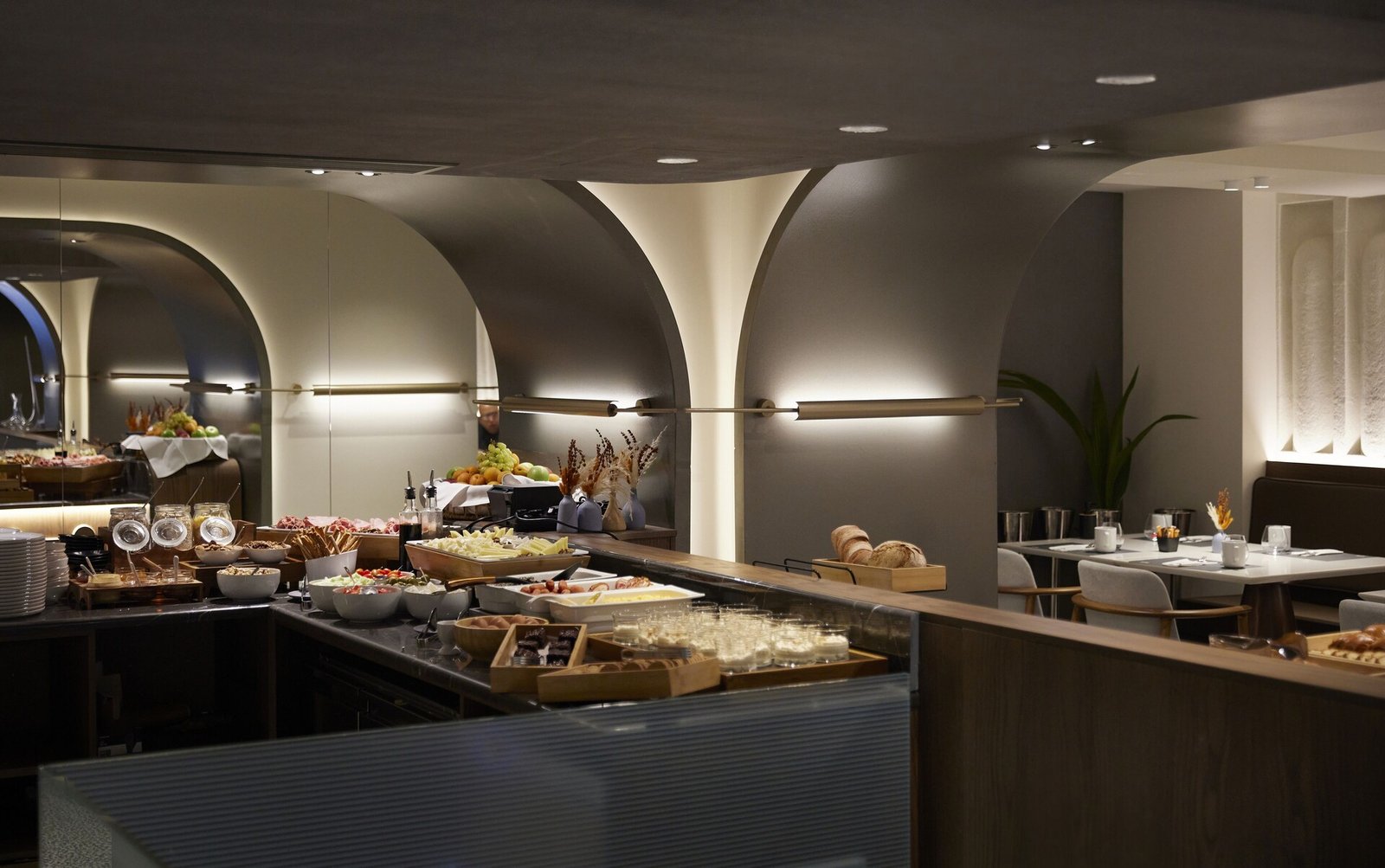Teight Hotel, moldee bar restaurant