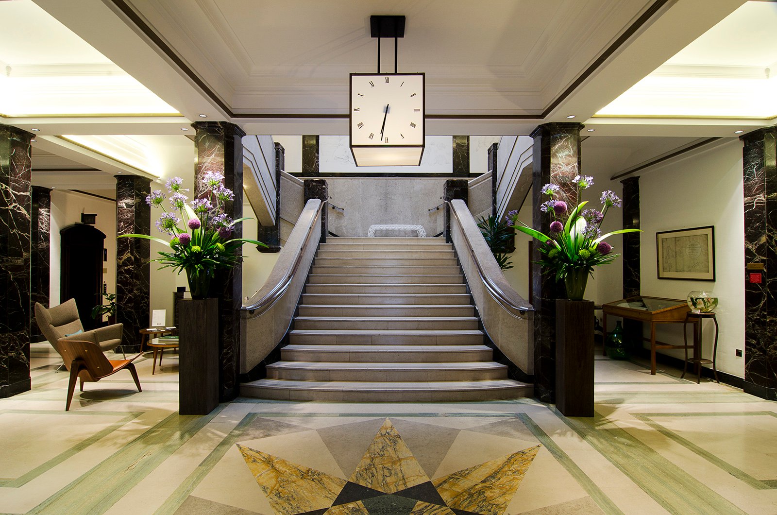 Town Hall Hotel & Apartments — vibe