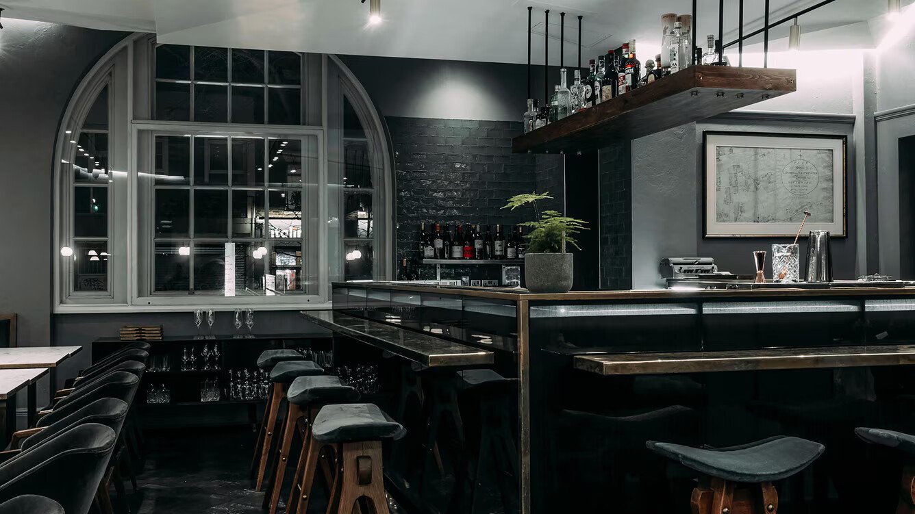 Town Hall Hotel & Apartments — eat & drink