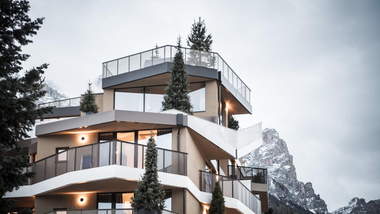 Hotel Tofana, how it began