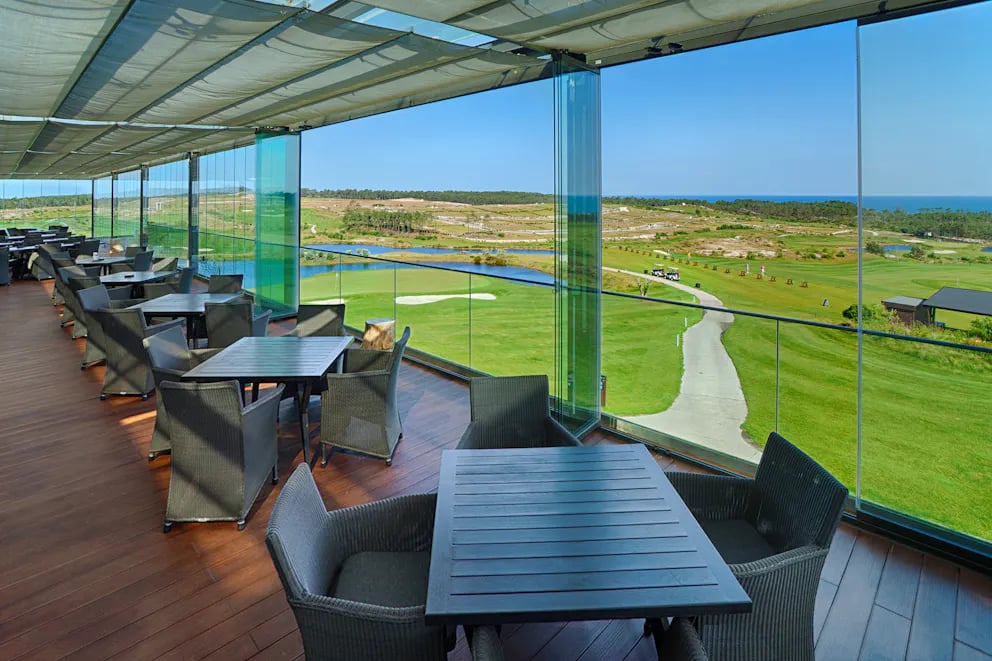 Evolutee Hotel & Spa, at the table
