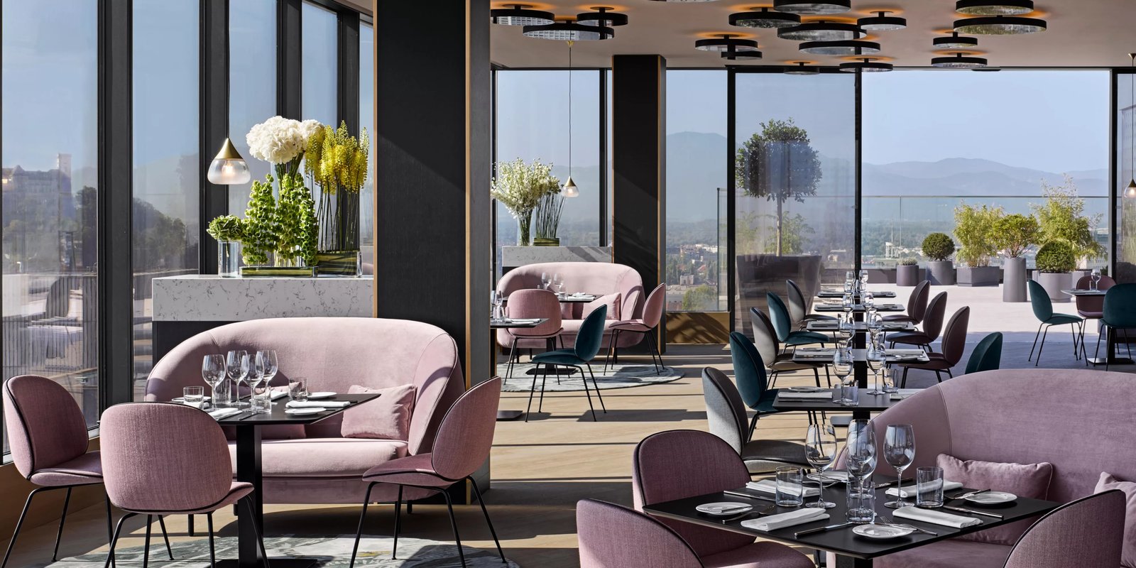 InterContinental Ljubljana by IHG, at the table