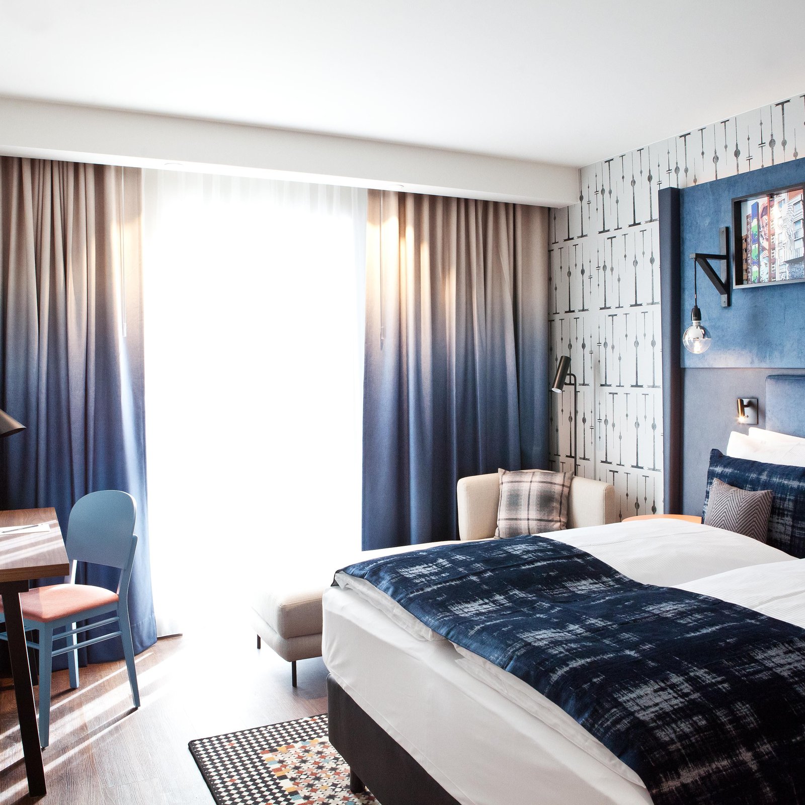 Hotel Indigo Berlin - East Side Gallery — rooms