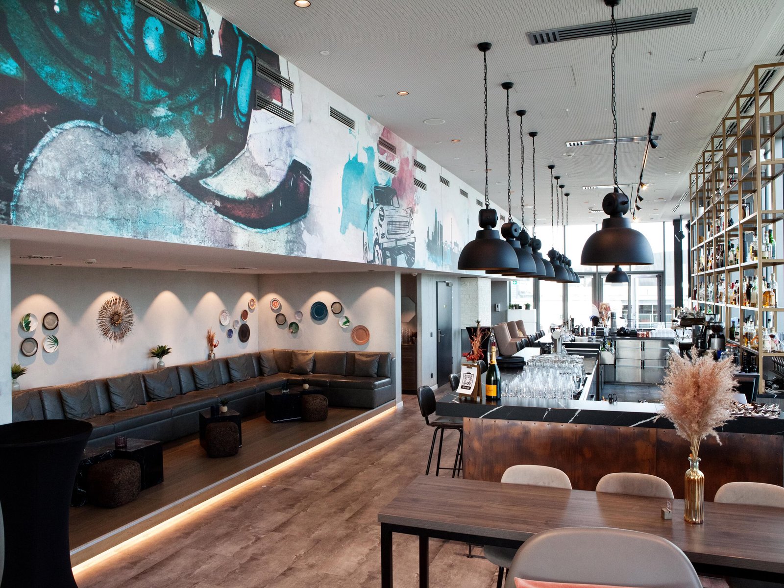 Hotel Indigo Berlin - East Side Gallery — vibe
