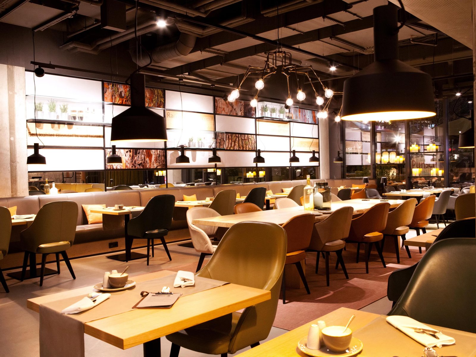 Hotel Indigo Berlin - East Side Gallery — eat & drink