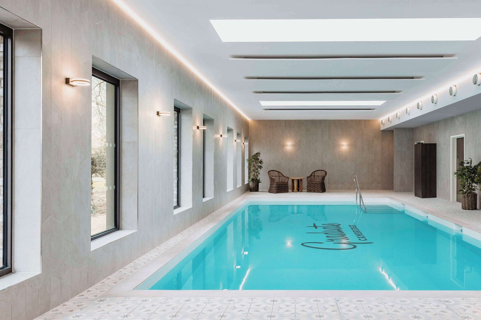 Graduate by Hilton Cambridge, the pool