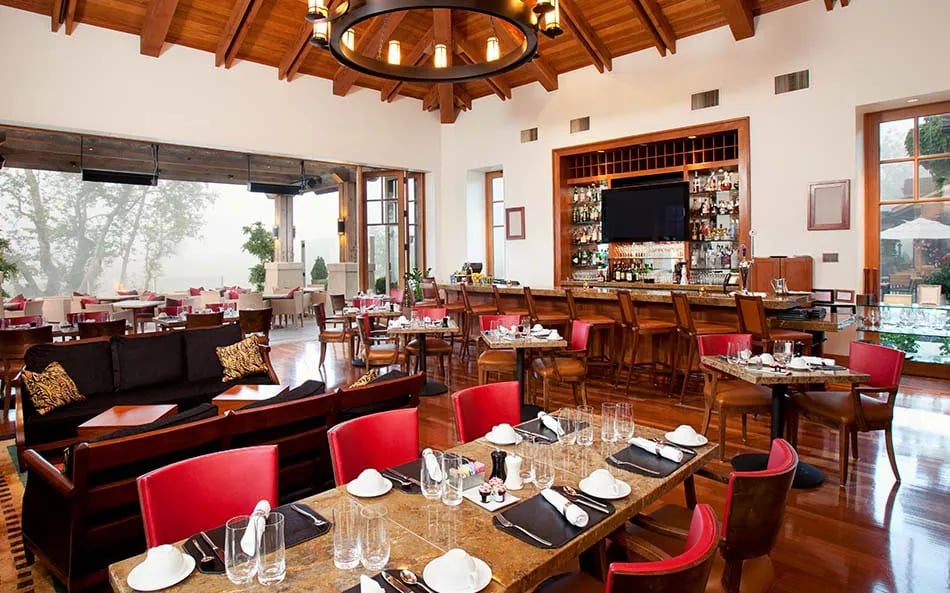 Cordevalle, at the table