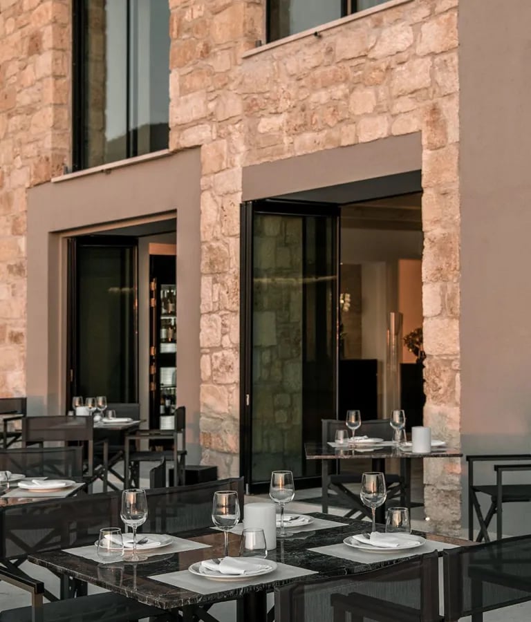 The Tanneries Hotel & Spa, periplous seaside restaurant