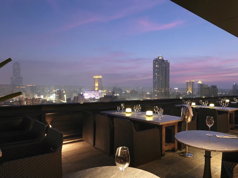 Hotel Dua — eat & drink