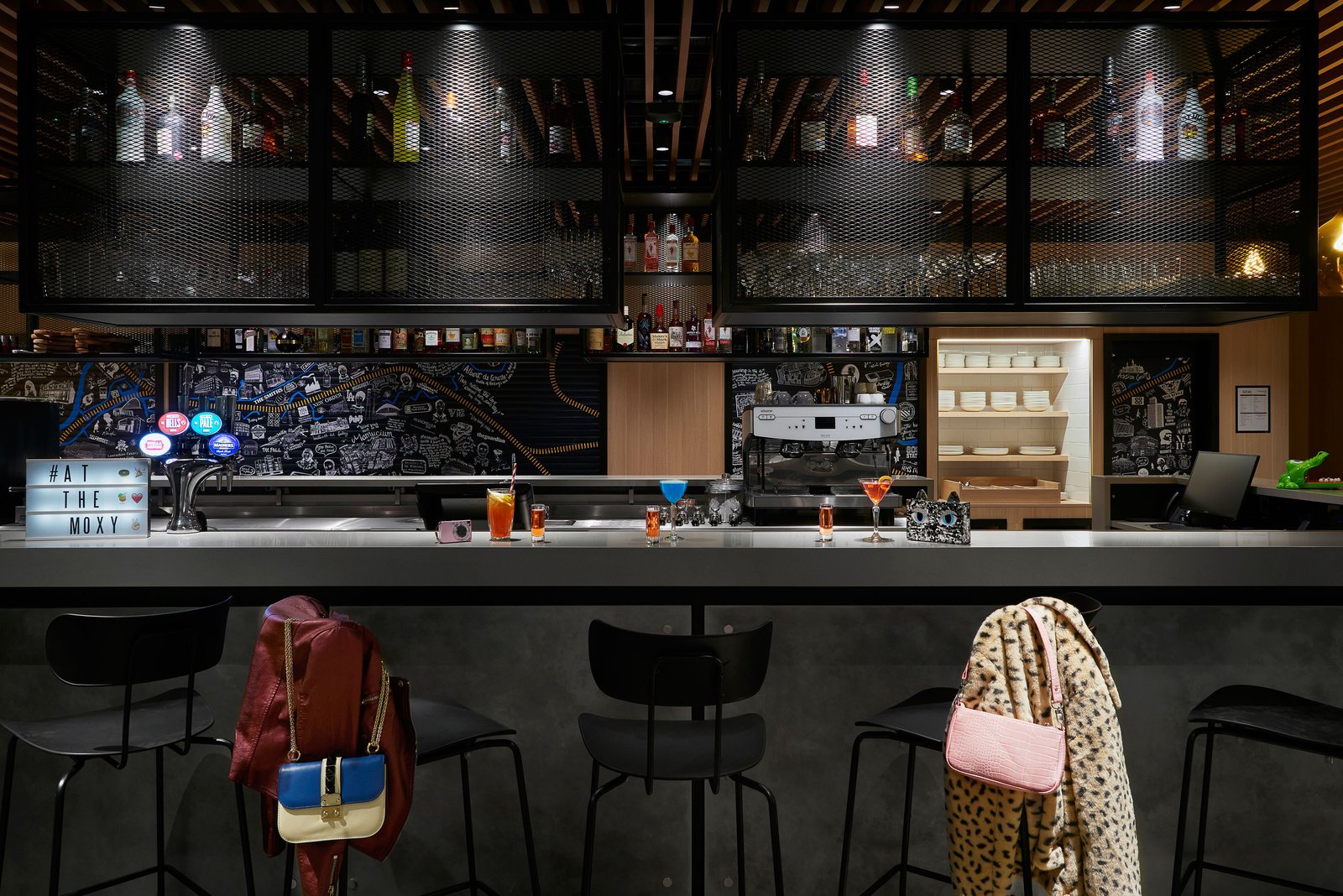 Moxy Manchester City Centre, bar moxy