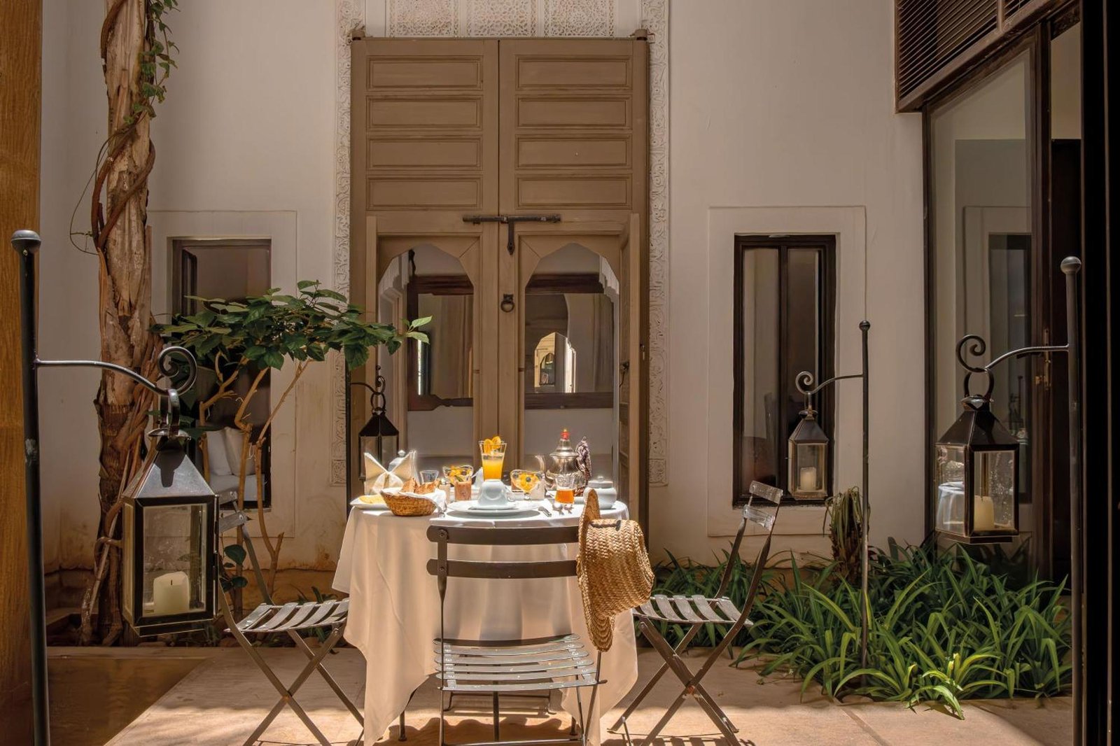 Riad Jaaneman, courtyard patio & bhou