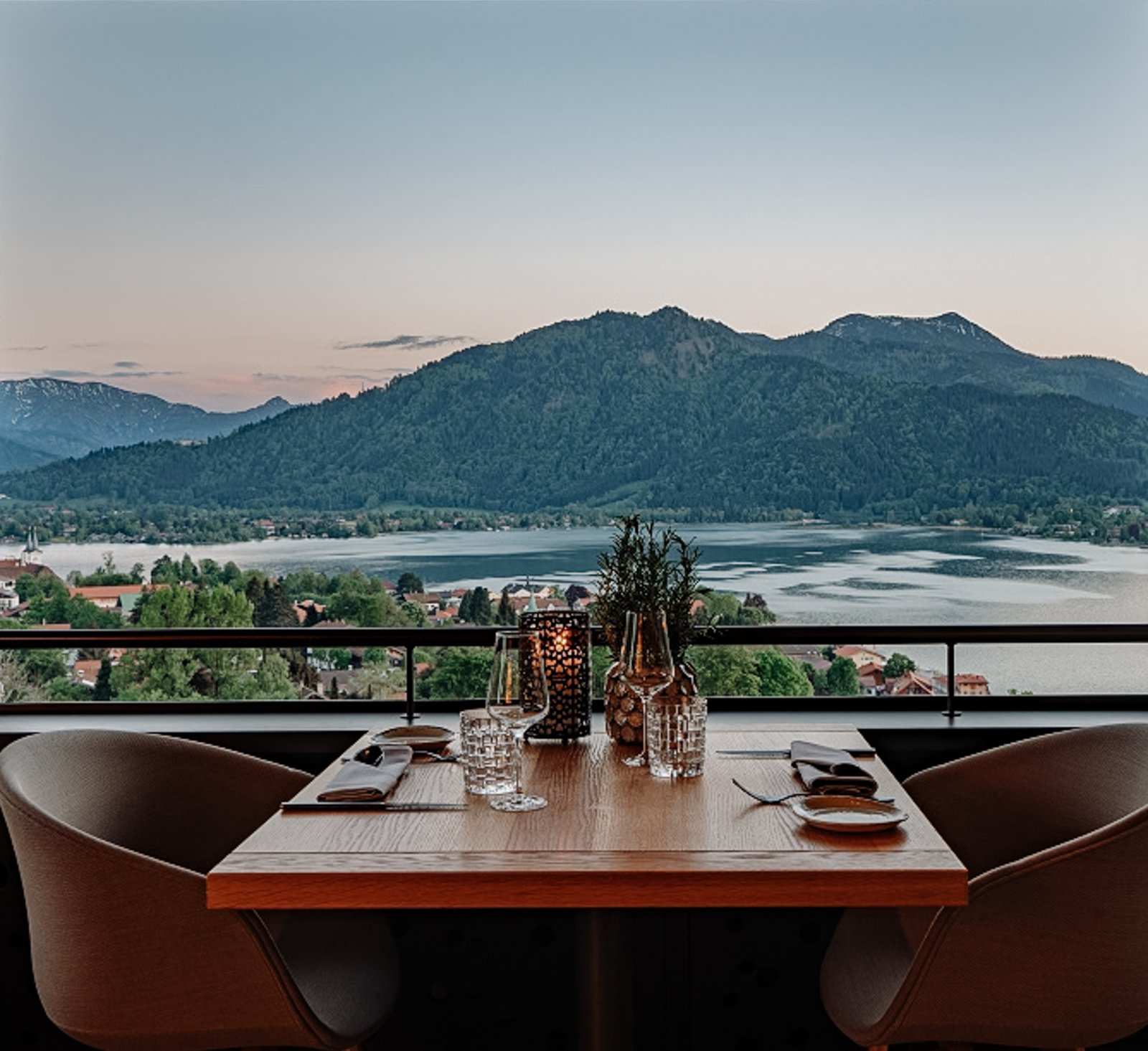 Das Tegernsee, at the table