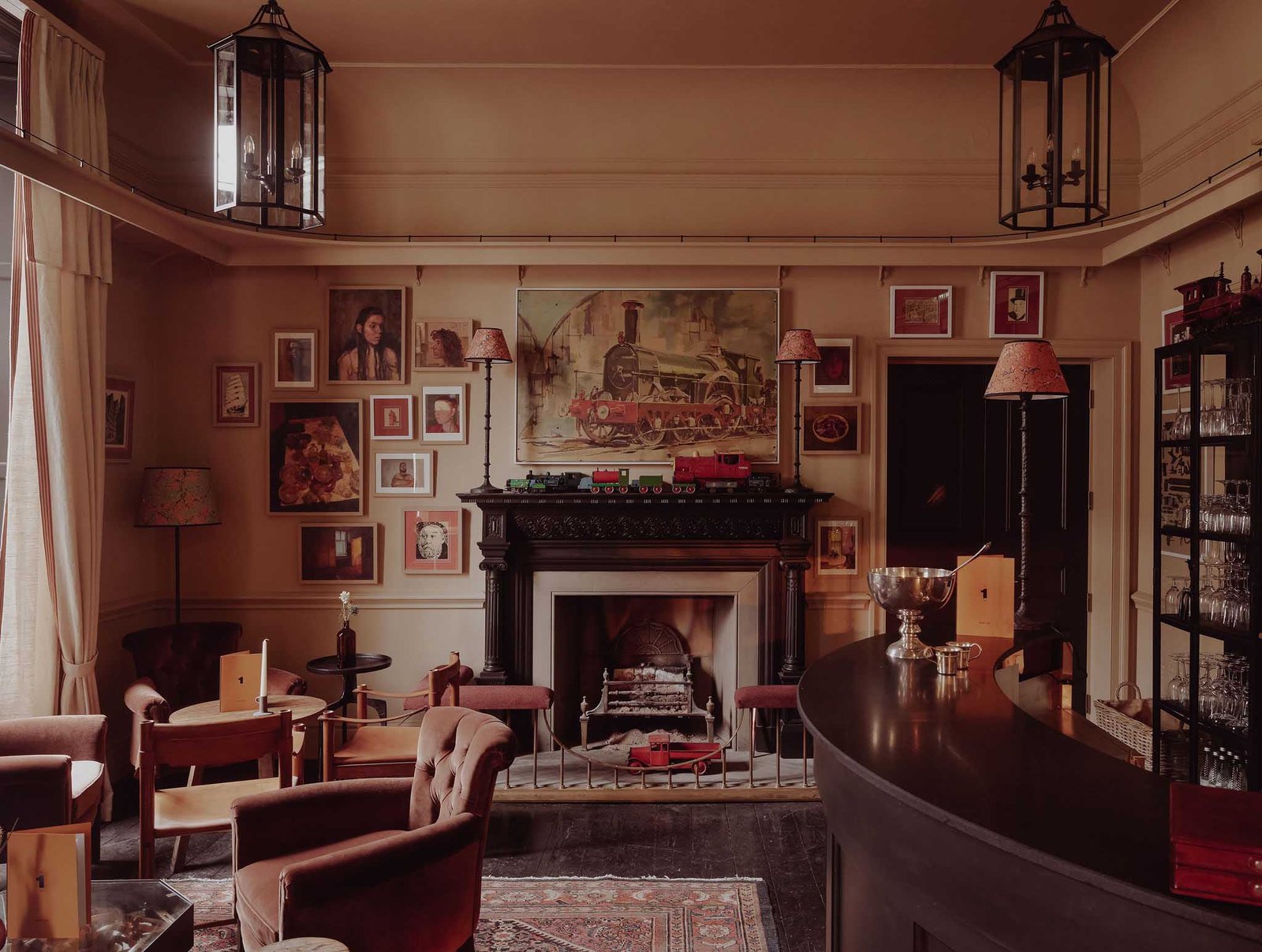 No. 1 York by GuestHouse, at the table
