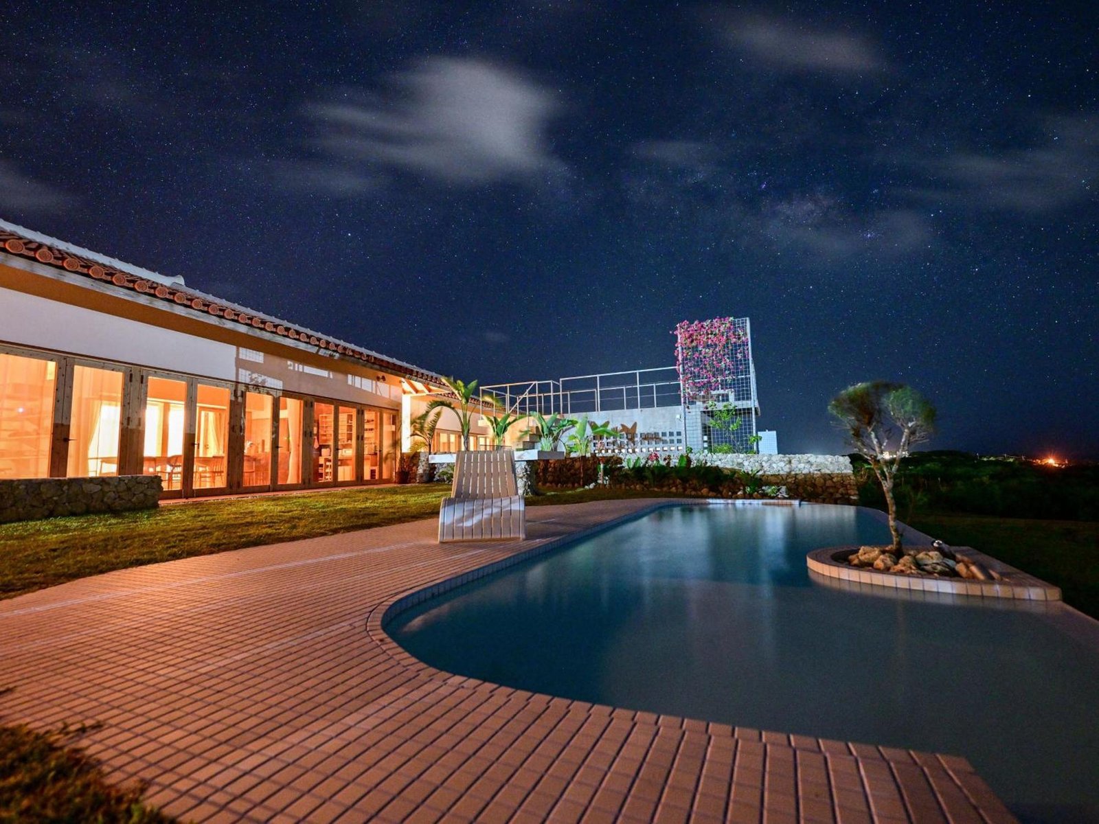 Ishigaki Hills, the pool