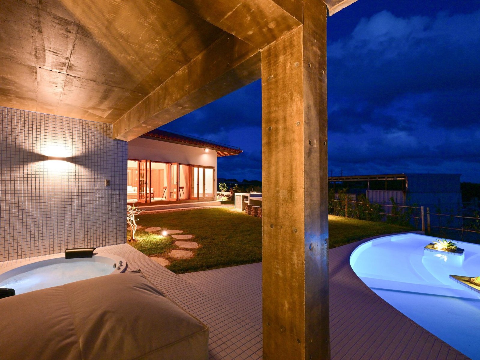 Ishigaki Hills, the hot tub