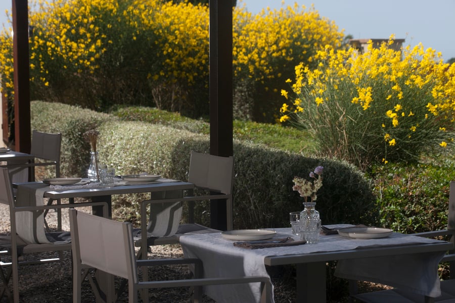 Casale Sterpeti, at the table