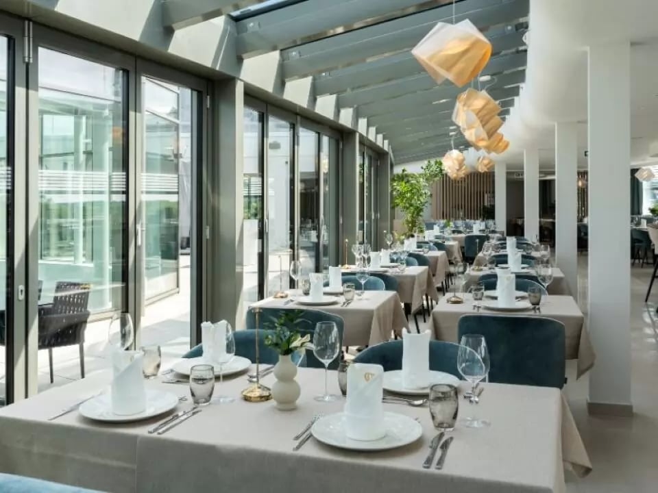 Le Primore Hotel & Spa, at the table