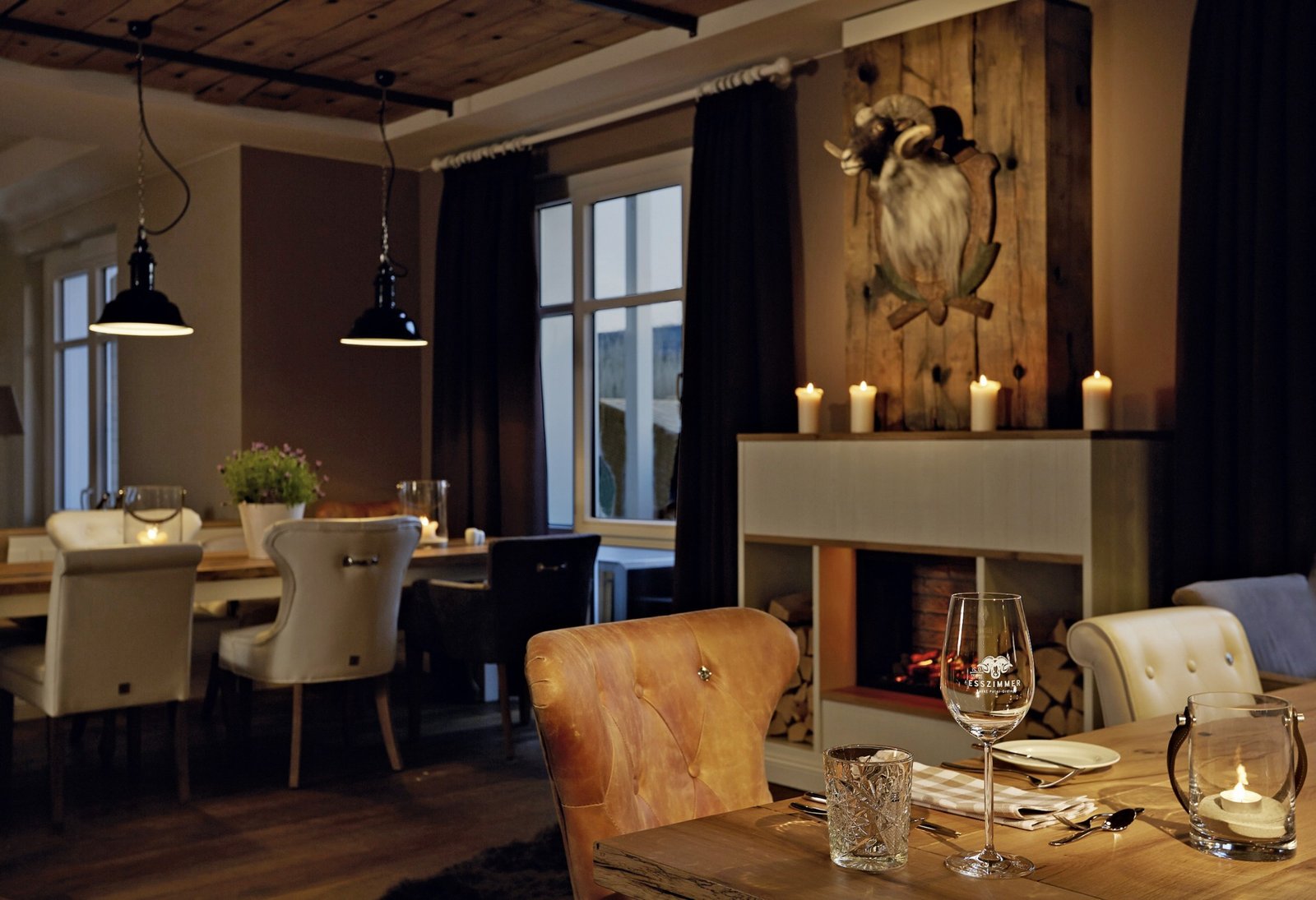Hotel Zweite Heimat, at the table