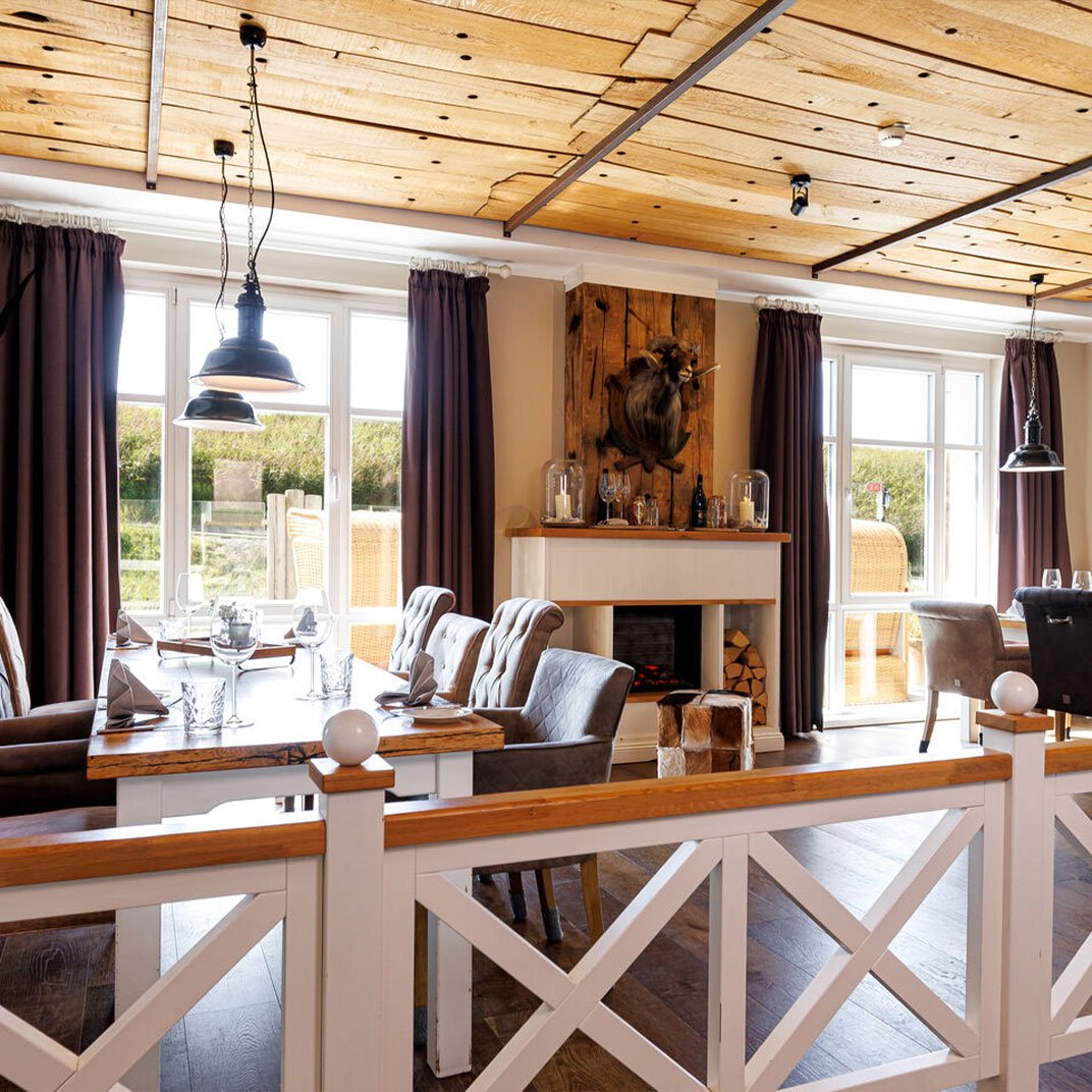 Hotel Zweite Heimat, at the table