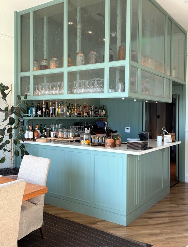 El Capitan Hotel, rainbird