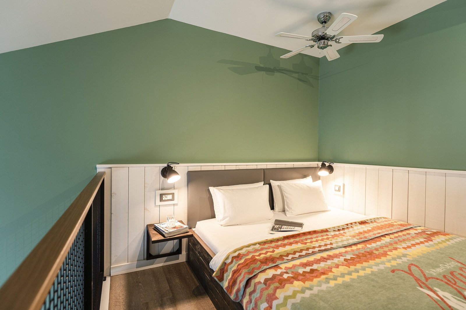 Beach Motel, rooms
