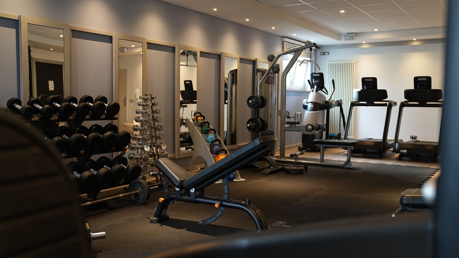 Beach Motel, the gym