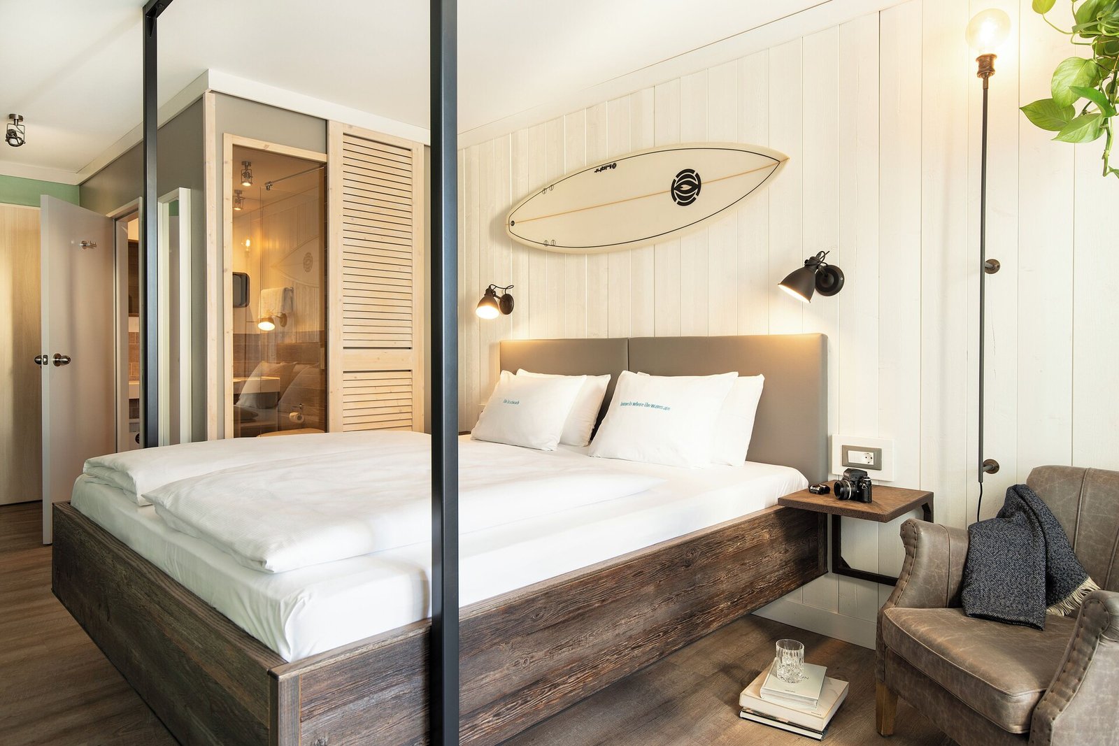 Beach Motel, rooms