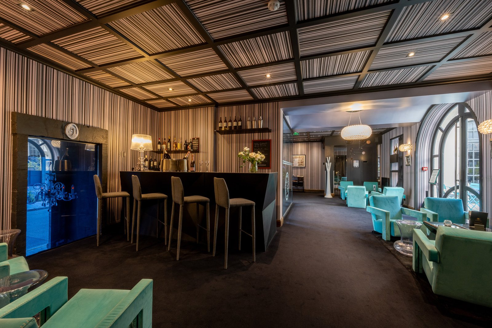 Arty Hotel & Spa Monnaie, at the table