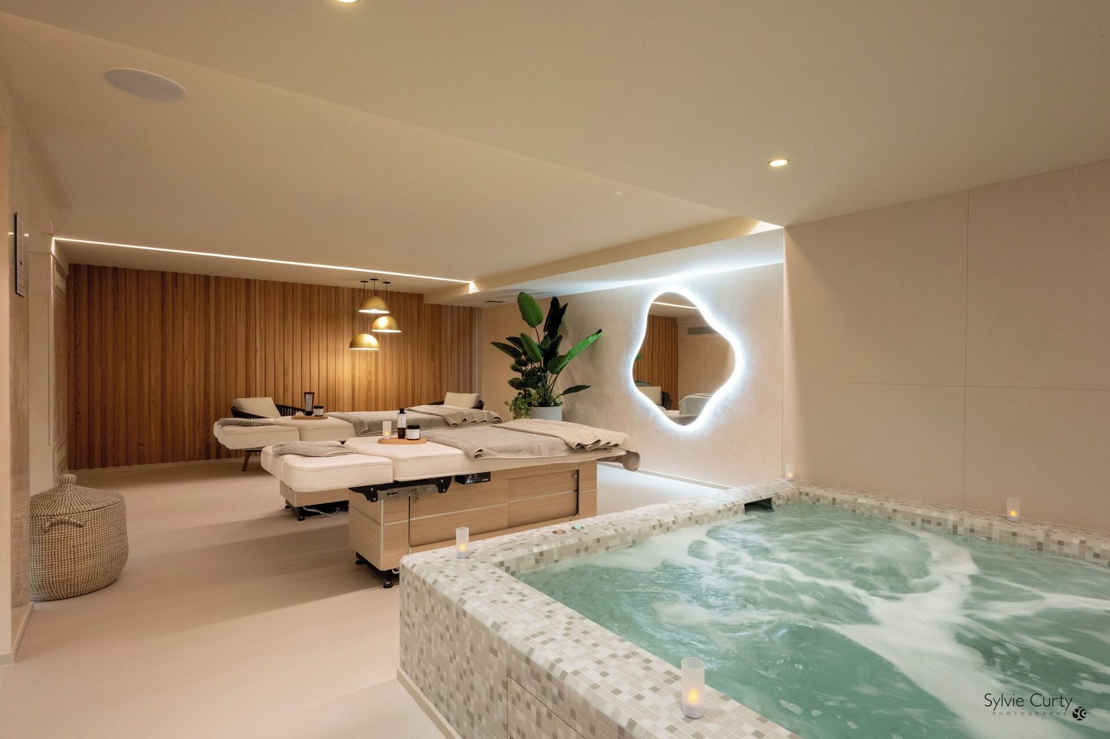 Arty Hotel & Spa Monnaie, baths and gym
