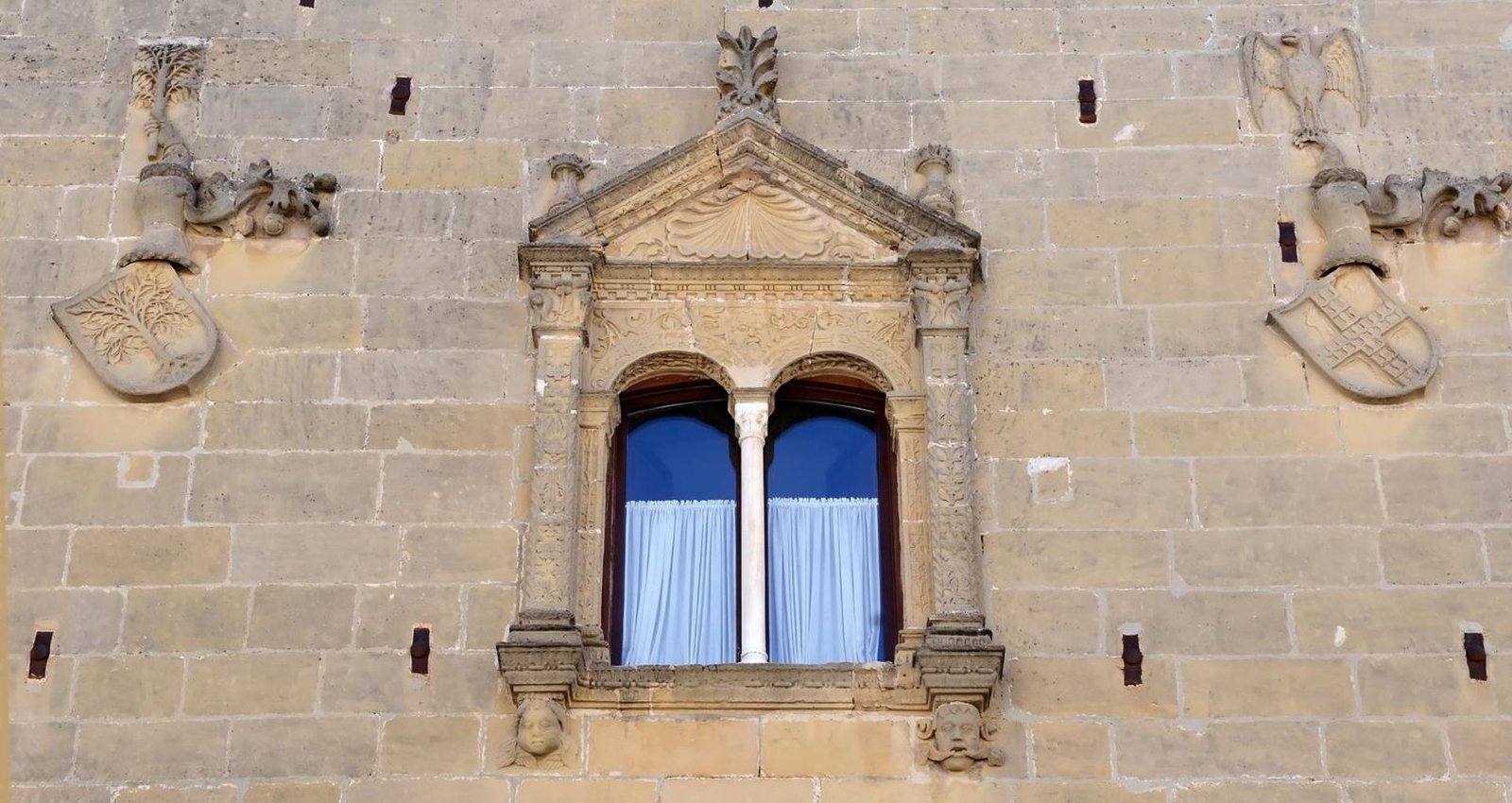 Cetina Palacio de Los Salcedo, how it began
